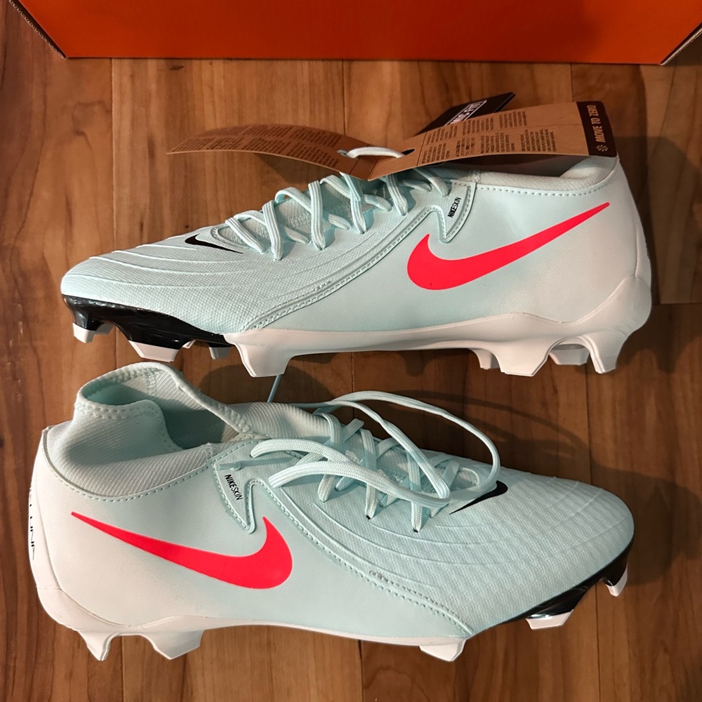 Nike Phantom Luna Soccer Cleats